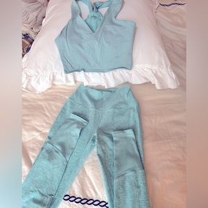 Alo yoga set - top & bottoms